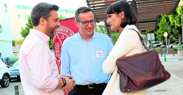 El PSOE aplaza las primarias a septiembre para poder realizar una segunda vuelta