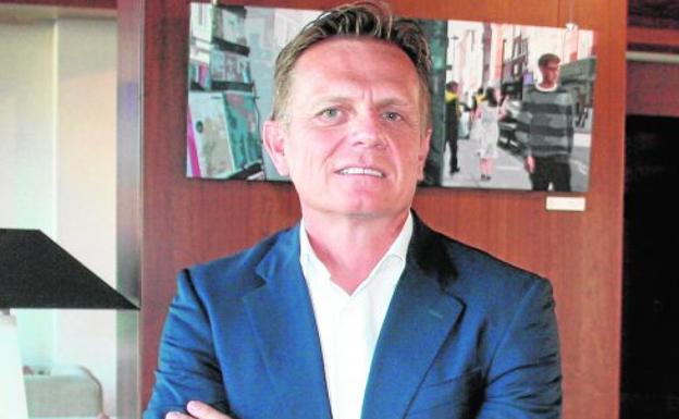 Vodafone dota de internet a los centros educativos de la Región