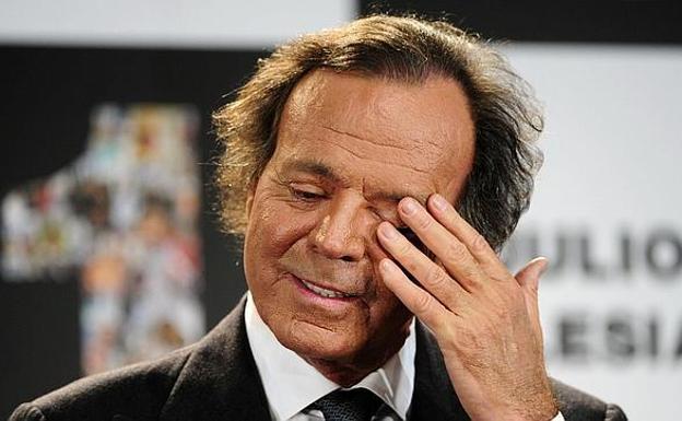 Carcajadas con el hijo secreto de Julio Iglesias