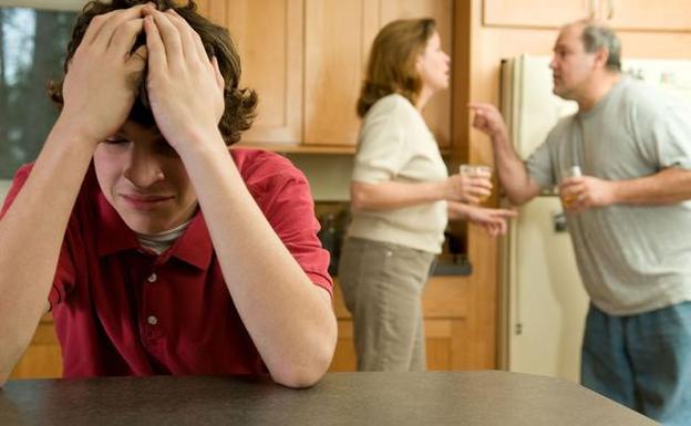 Las llamadas al teléfono de atención al menor se disparan un 64% en la Región