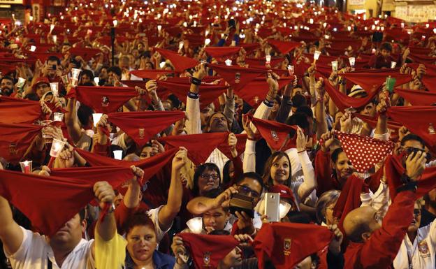 Pamplona despide los Sanfermines 2017 con el tradicional 'Pobre de Mí'