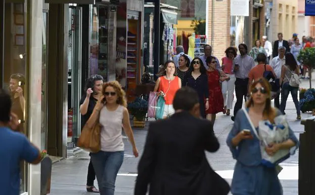 El Ayuntamiento de Murcia da luz verde a la apertura de comercios cuatro festivos más al año
