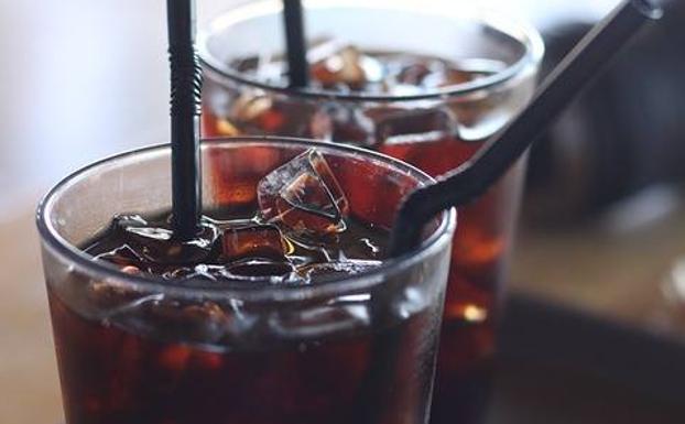 Encuentran bacterias fecales en el hielo de restaurantes de comida rápida