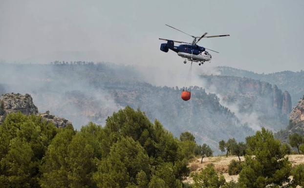 Confían en perimetrar el incendio de Yeste entre hoy y mañana