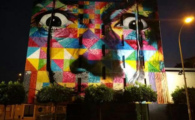 Más luz para el grafiti de Kobra en Murcia