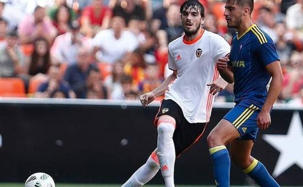 Eugeni, segundo jugador del Valencia Mestalla al servicio del Lorca FC