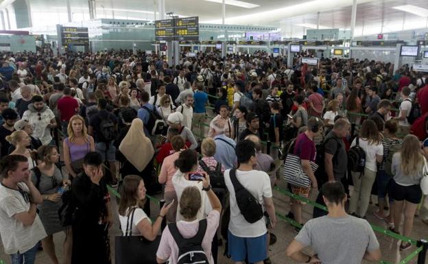 Eulen acepta la propuesta de la Generalitat de subir 200 euros los salarios a los vigilantes de El Prat