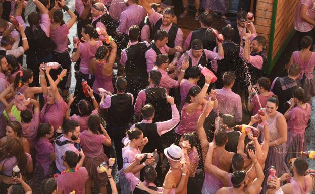 Más de 100.000 almas maceradas en vino en la Gran Cabagalta