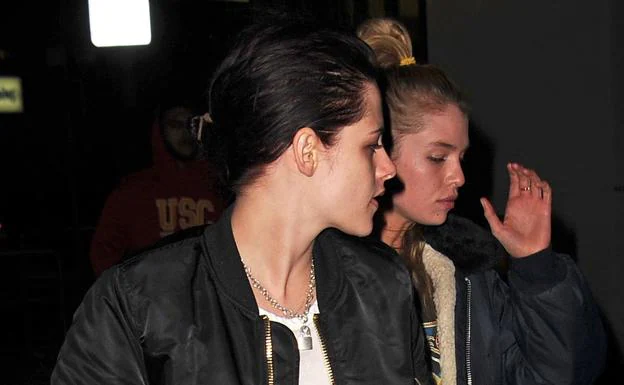 Filtran fotos íntimas de Kristen Stewart, su novia y Miley Cyrus