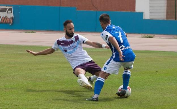 El Jumilla sufre la primera derrota de la temporada ante el Melilla (1-0)