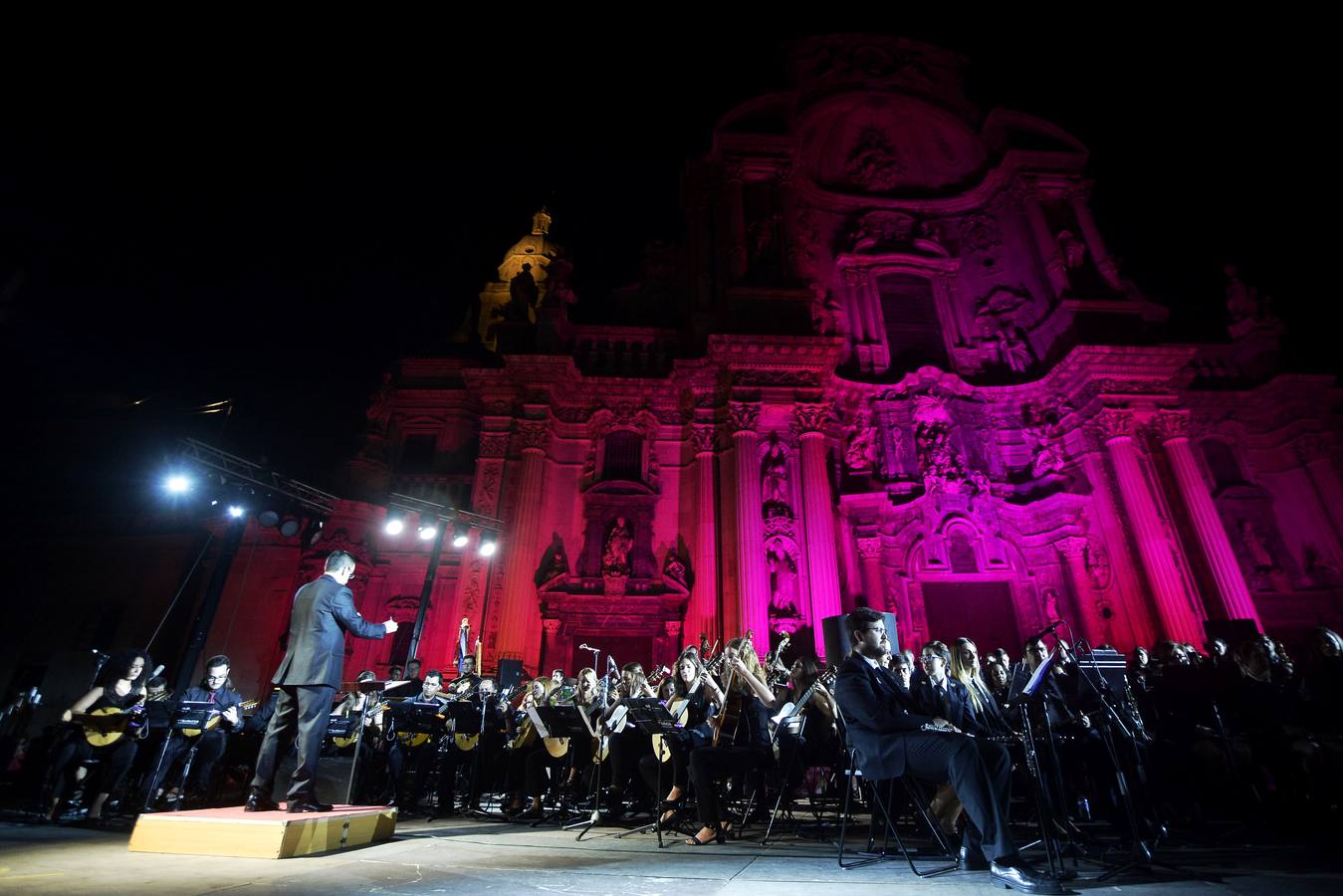 Pregón multitudinario en Belluga