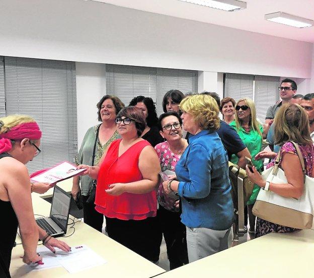 Diego Conesa presenta más de 330 avales para intentar liderar el PSOE de la Región