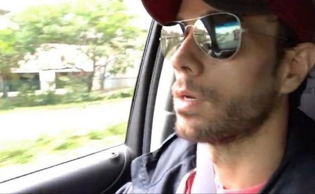 Enrique Iglesias se hace viral en pleno huracán Irma