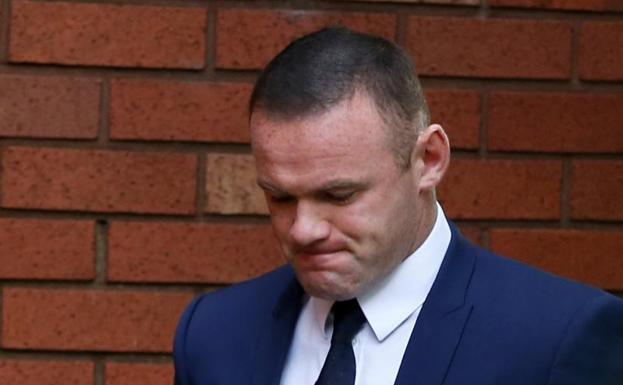 Rooney, dos años sin carnet por conducir borracho