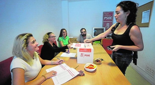 El PSOE cierra en Caravaca, Calasparra y Murcia la campaña de las primarias