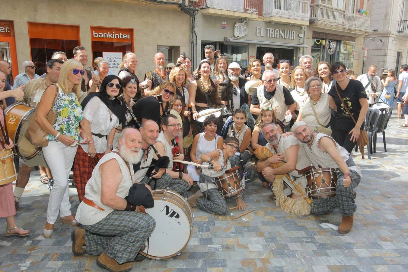Los guerreros cogen fuerzas en el centro de Cartagena