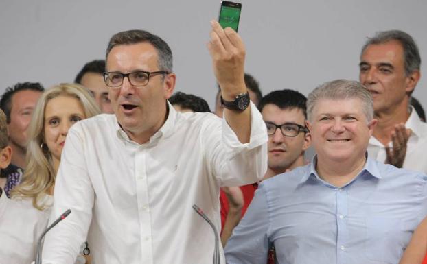 Diego Conesa vence en las primarias del PSOE