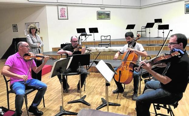 Saravasti celebra 20 años de música con un ciclo en el Auditorio regional