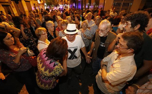 Los vecinos piden a la Plataforma que no se ceda en el soterramiento