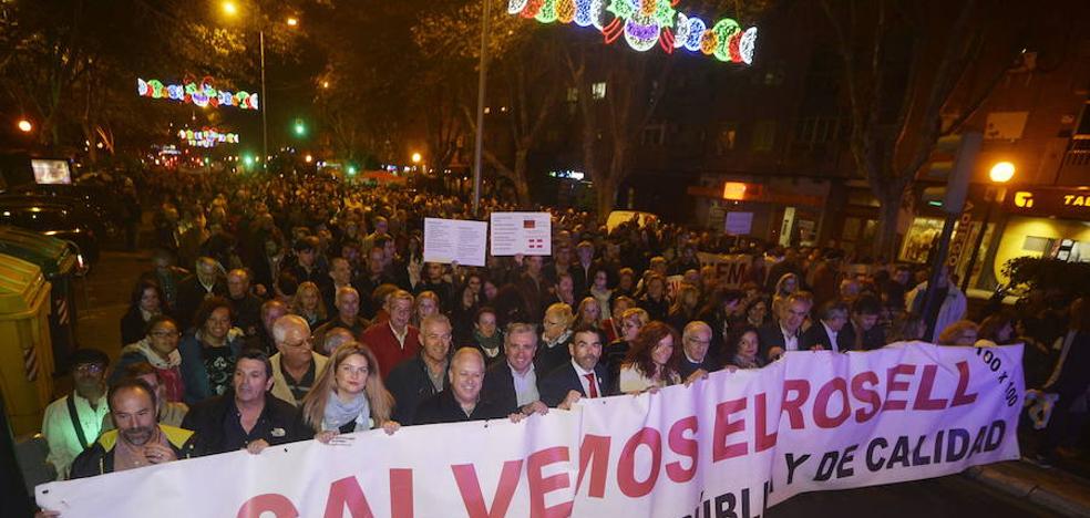 Salvemos el Rosell recrimina al consejero su «pasividad» ante los problemas del Área II