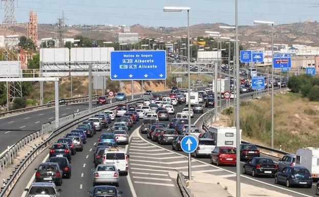 Más de 450 agentes velarán por la seguridad en los desplazamientos del puente del Pilar en la Región