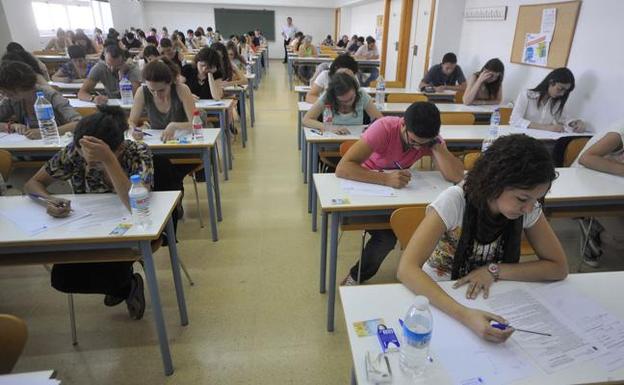 Más de 4.200 interinos del Servicio Murciano de Salud pasarán a ser fijos