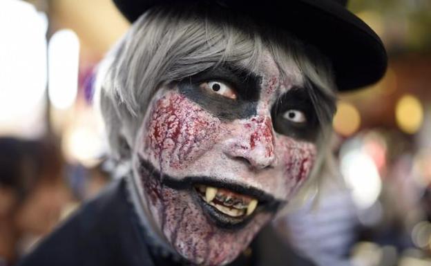 Alertan de los peligros de usar estos disfraces en Halloween