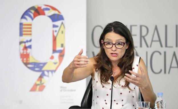 Mónica Oltra sufre un escrache en su casa por un grupo de extrema derecha