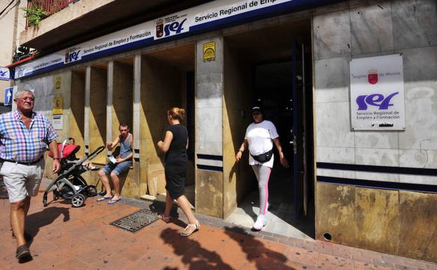 El paro subió un 3,8% durante el verano en la Región