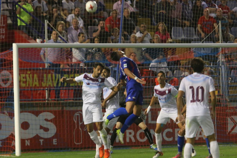 El Jumilla se queda sin premio, pese a su valentía ante el Extremadura (1-0)