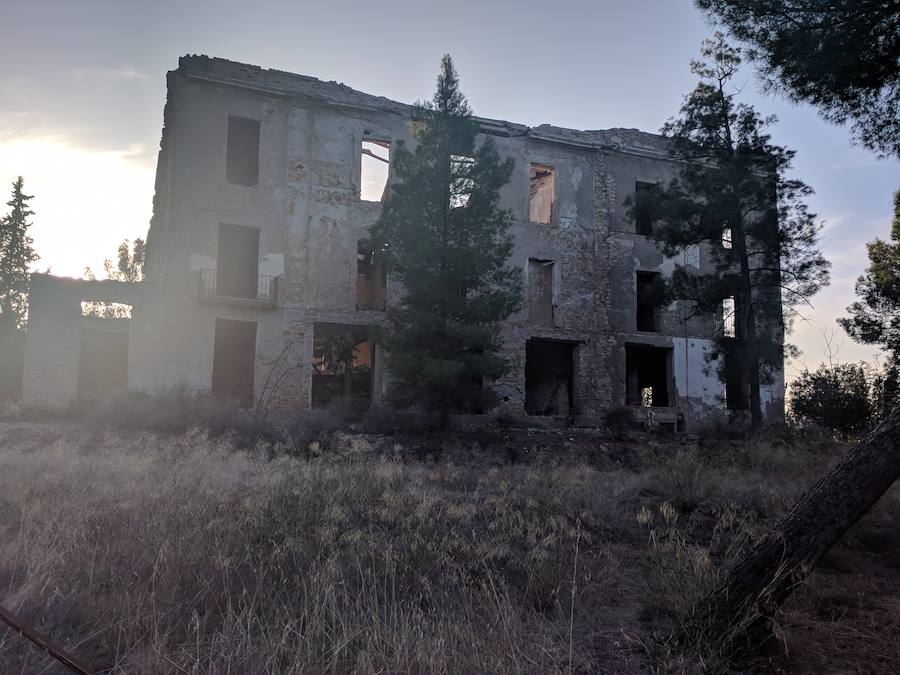 Ruinas del orfanato de El Valle
