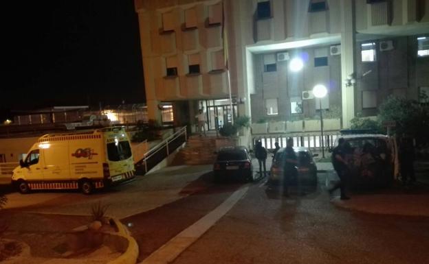 Treinta inmigrantes se fugan del CIE de Sangonera tras un nuevo motín