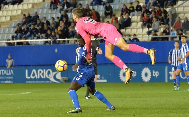 El Lorca se lleva los tres puntos en el 92