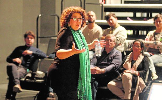 Las artes escénicas debaten en el Centro Párraga