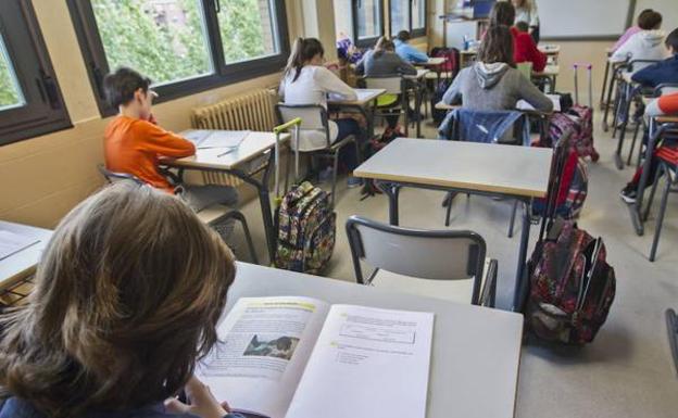 Seis meses de cárcel para una madre que zarandeó a una maestra