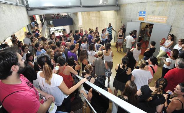 Luz verde a las oposiciones municipales para crear listas de espera de 5 especialidades