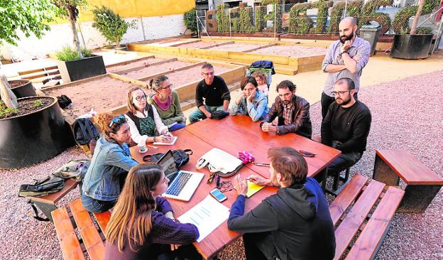 Echa a andar la actividad sociocultural en el Huerto Urbano de Santa Eulalia
