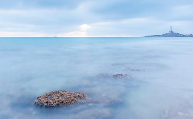 Más de treinta paisajes con la costa de fondo