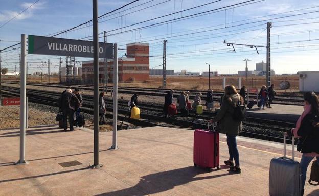 Una avería obliga a cien viajeros a hacer dos transbordos para llegar a Madrid