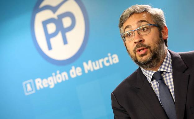 El PP critica que «la agenda política del PSOE regional la siga marcando Óscar Urralburu»