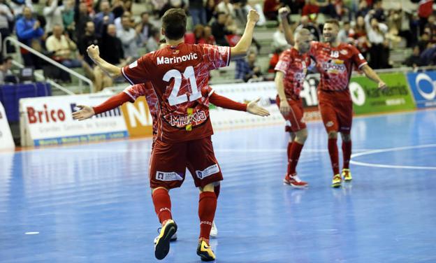 Fiesta al principio, arreón al final