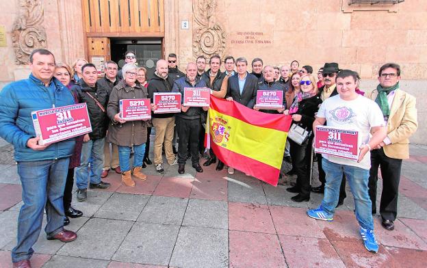 Urgen al Gobierno a poner fecha exacta a la entrega de los carnés de la CNT de La Unión y Totana