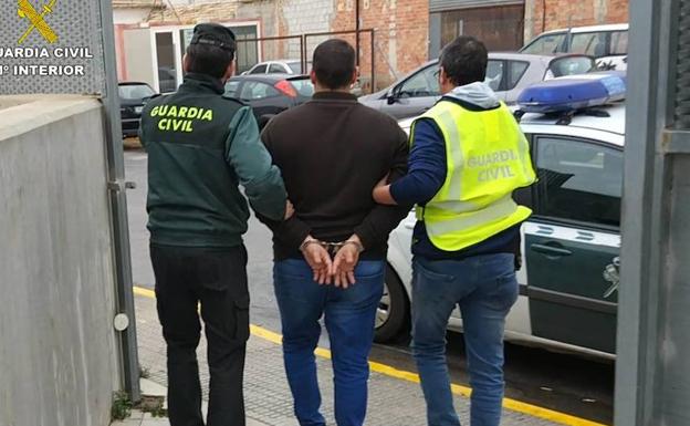 Acusado de usar el nombre de otra firma para comprar 200.000 kilos de naranjas