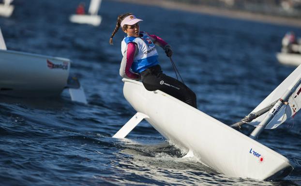 La murciana Carmen Martínez-Artero, nueva campeona de España Laser 4.7 sub18