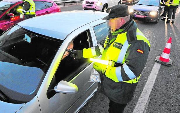 Mil conductores murcianos son pillados en autovías tras consumir alcohol o drogas