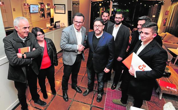Las direcciones del PSOE y Cs estrechan lazos