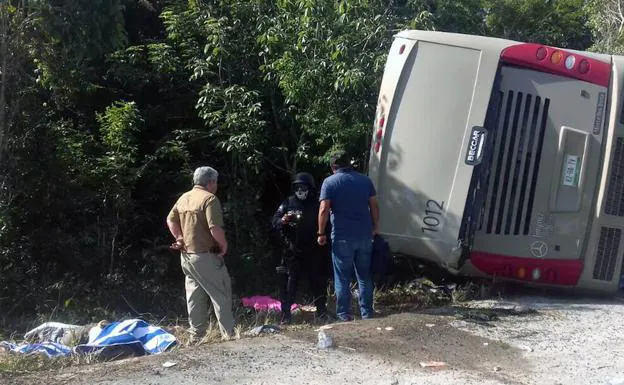 Mueren doce turistas en un accidente en el Caribe mexicano