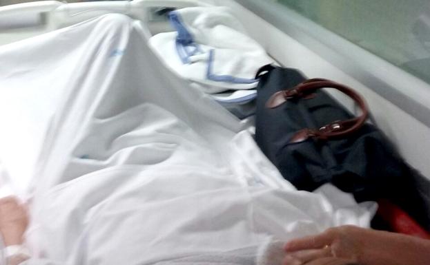 Denuncian la suspensión de cirugías por el colapso en La Arrixaca