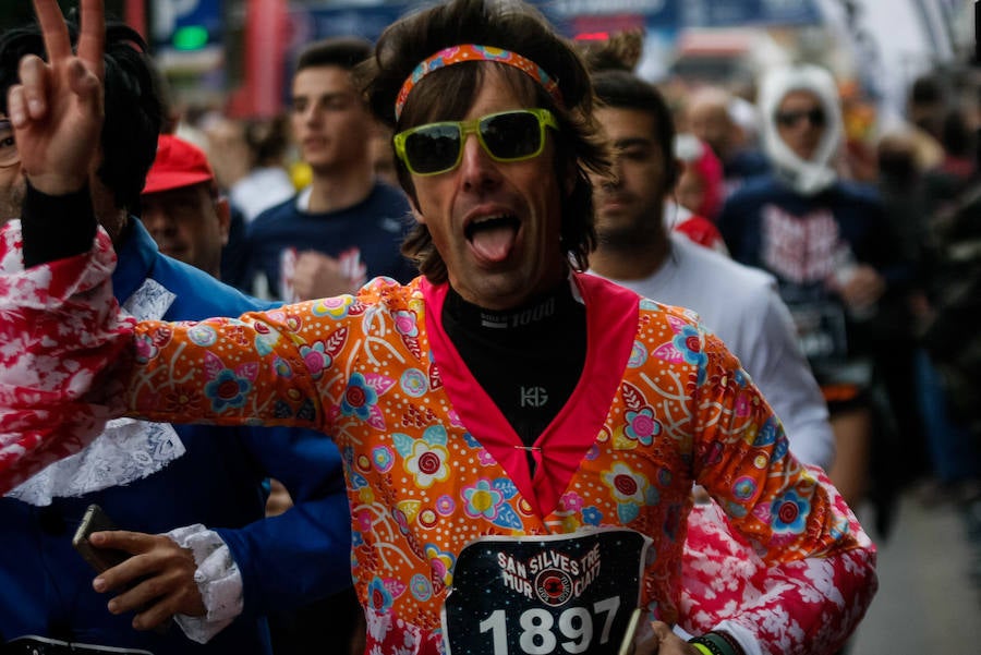 Así ha sido la multitudinaria San Silvestre por las calles de Murcia