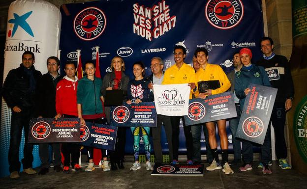 Entrada a meta y podios de la San Silvestre de Murcia